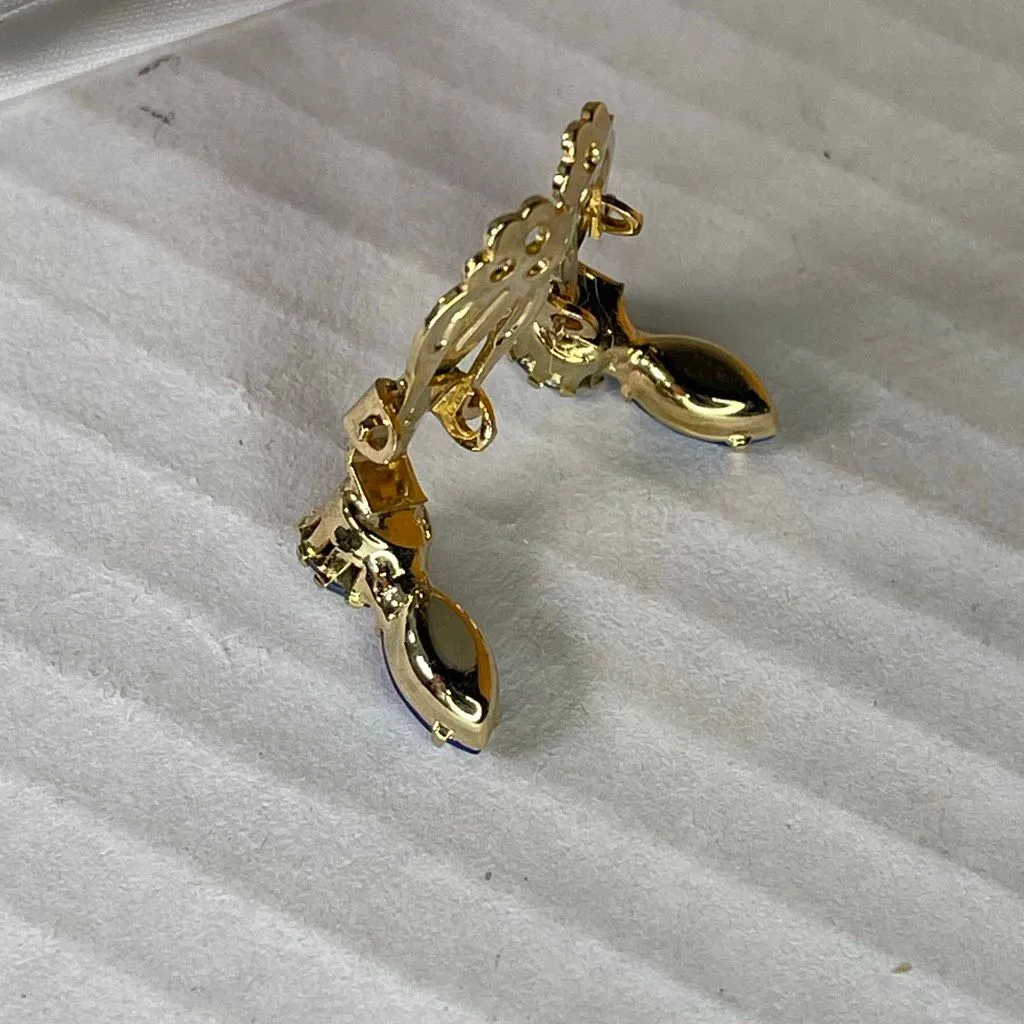 Vintage pair of vibrant double sapphire cut glass clip earrings. Blue - Image 7