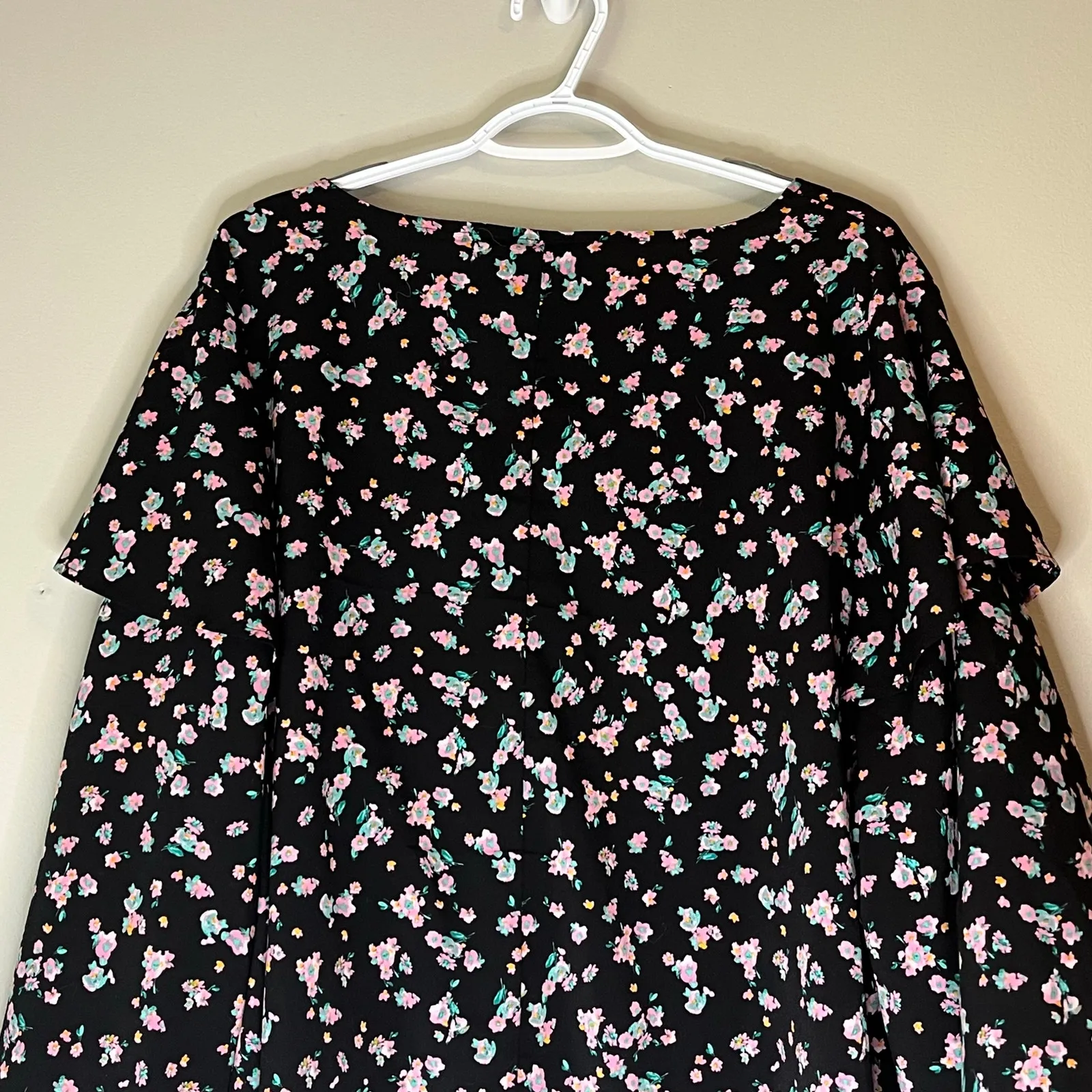 Lane Bryant Black Floral 3/4 Sleeve Blouse Size 22/24 - Image 7