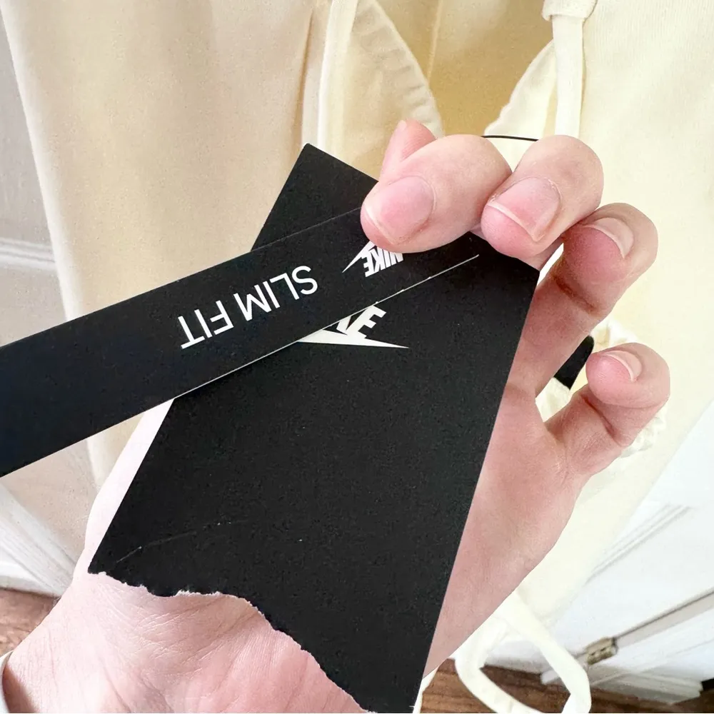 💛PASTEL YELLOW💛 NWT Nike Sportswear Icon Clash Dress WOMENS 1X - Image 9