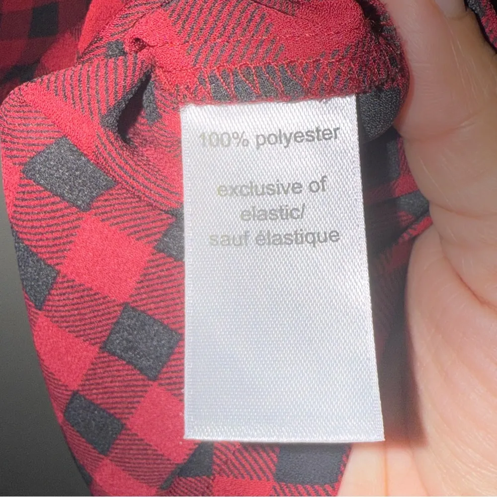 🎄Maurices Red and Black Plaid Shirt with smocked sleeve - Image 6