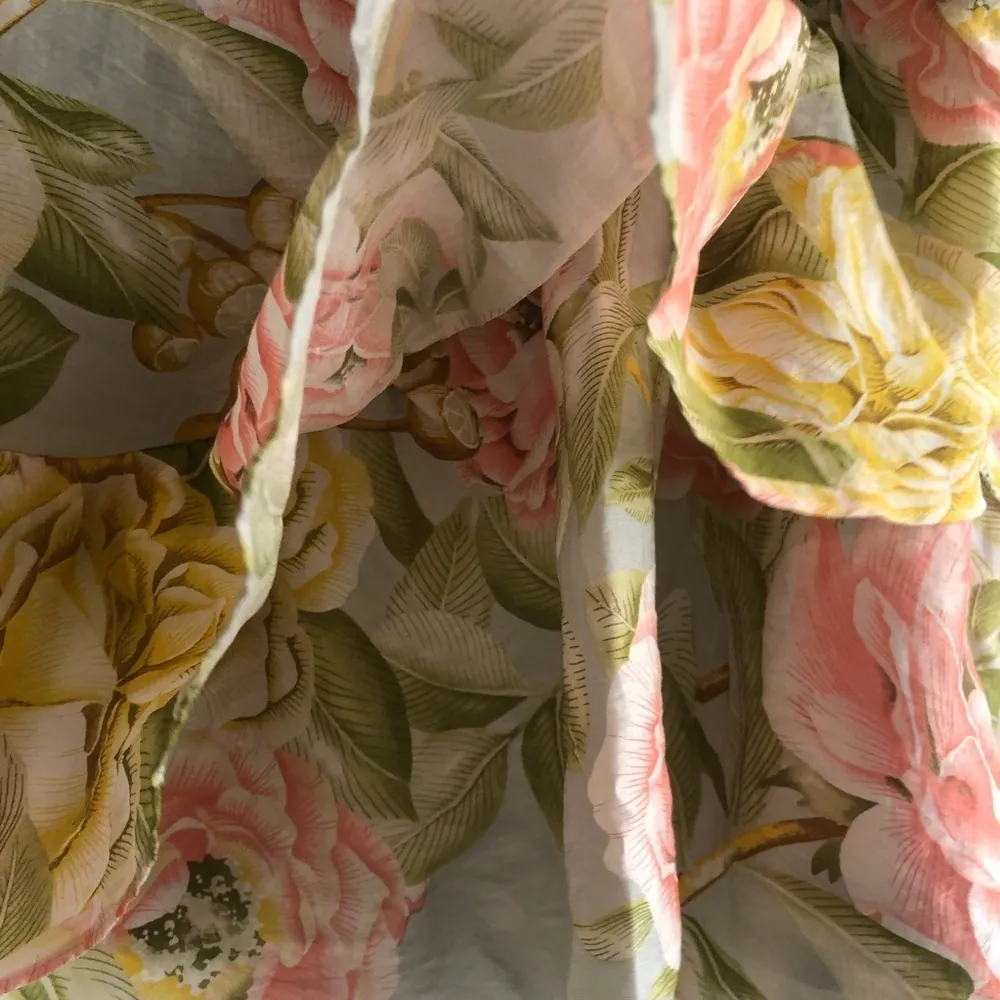 NWT Express High Waisted Asymmetrical Ruffle Mini Skirt in size 12 - Image 4