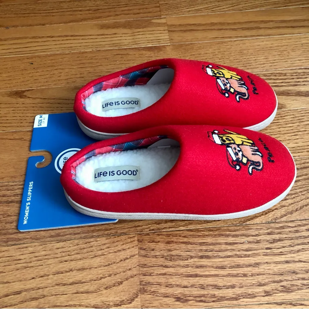 Life Is Good Red Slippers Festive Dog Cat Peace Design Women’s Size M (7-8) NWT - Image 4
