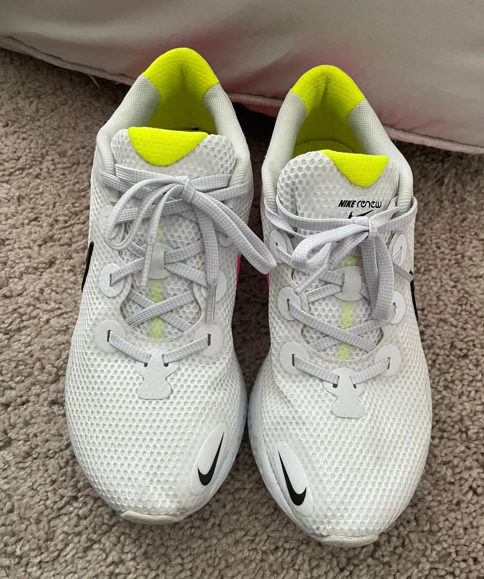 Nike Renew Tennis Shoes - Image 3