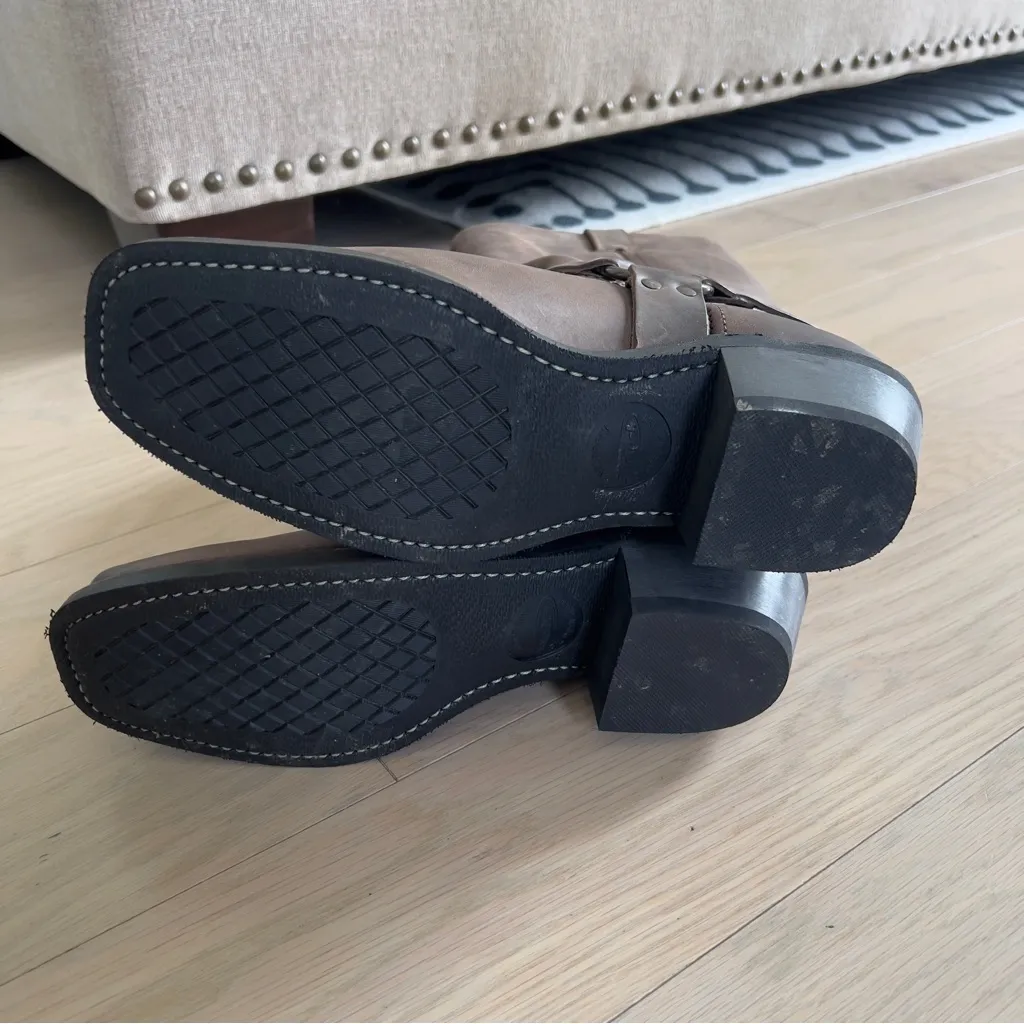 NWOB Frye Harness Leather 12R Boots in Brown Smoke - Image 11