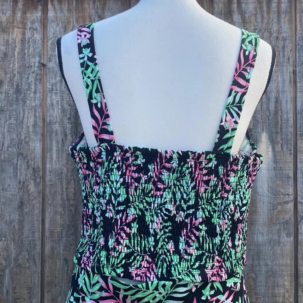 EUC  Juniors' Princess Seam Tank Top and Shorts, Smocking Tropical - Image 5