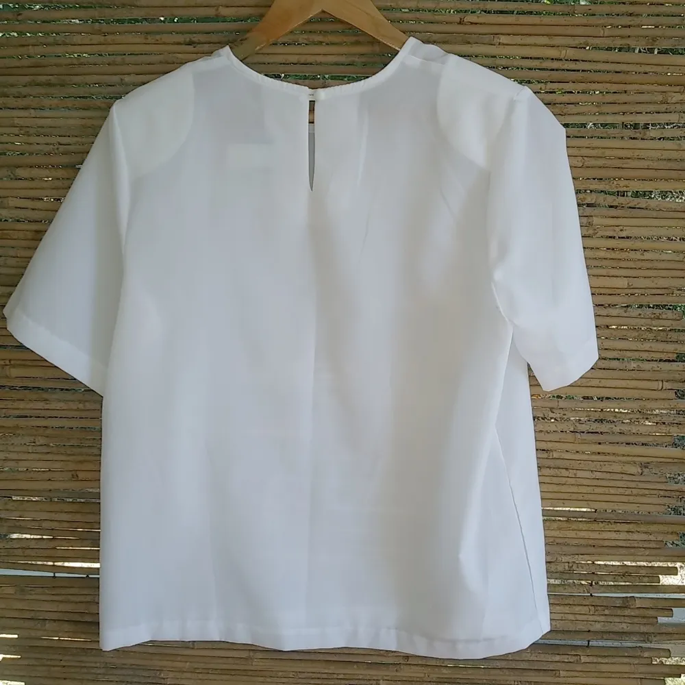 Vicki Waynes L White Plain Short Sleeve Top Size L - Image 4