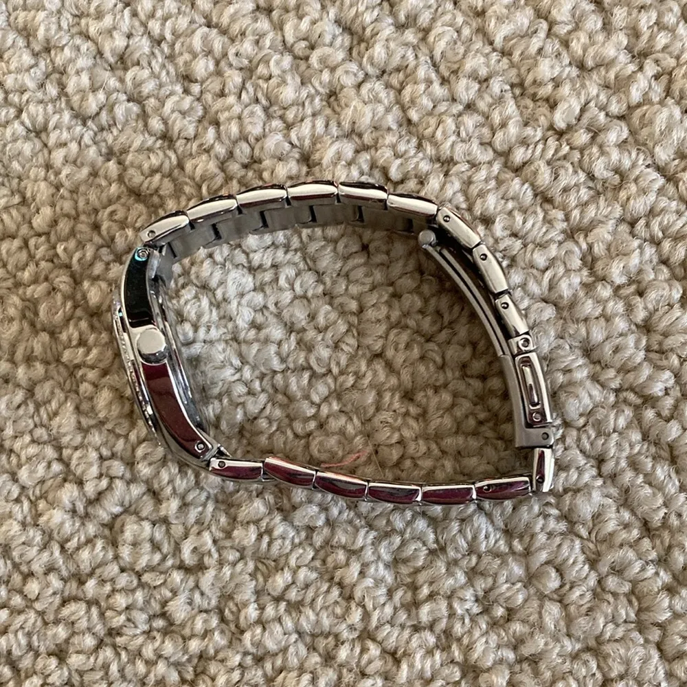 Fossil Stainless Steel Watch Silver Women’s Chain Link Style Jewel Encrusted - Image 4