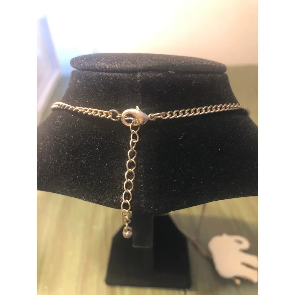 Vintage Resin Ornate Elephant Trunk Up Gold Tone Pendant Necklace - Image 4