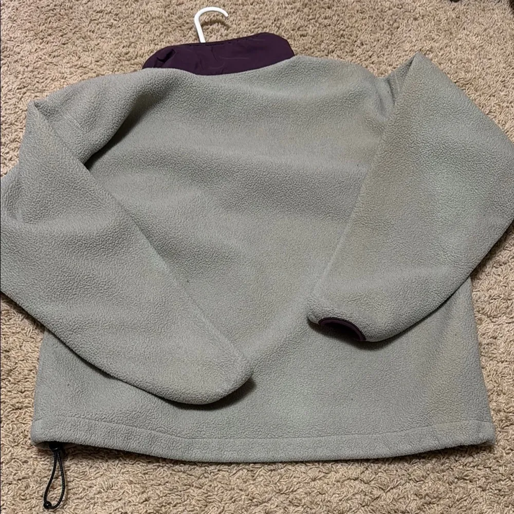 Columbia Heather Gray and Deep Purple Fleece Jacket - Image 4