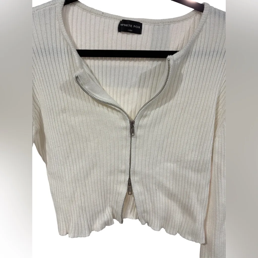 White Fox Ribbed Zipper Closure Cropped Cardigan- Size S/M‎ - Image 3
