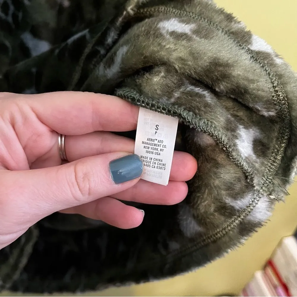 Aerie Green Cheetah Crewneck Sherpa Sweater S - Image 4