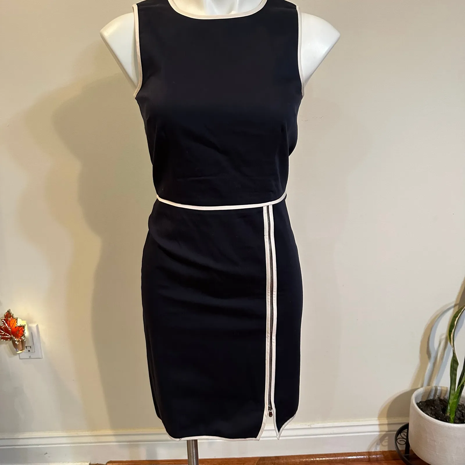 Loft Sheath Dress sz 0 Navy Blue White Trim Business Dress - Image 2