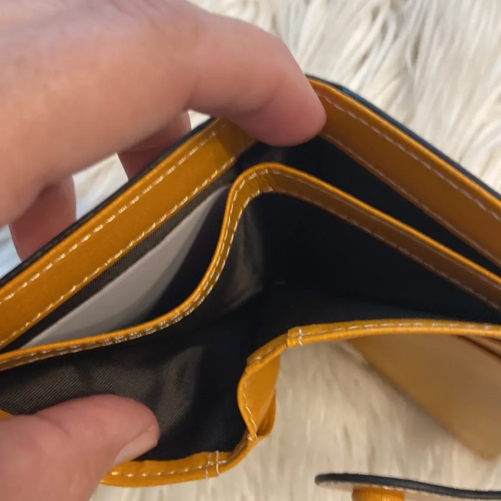 SEAMMER women’s wallet BNWOT see all photos for design and color Orange - Image 4