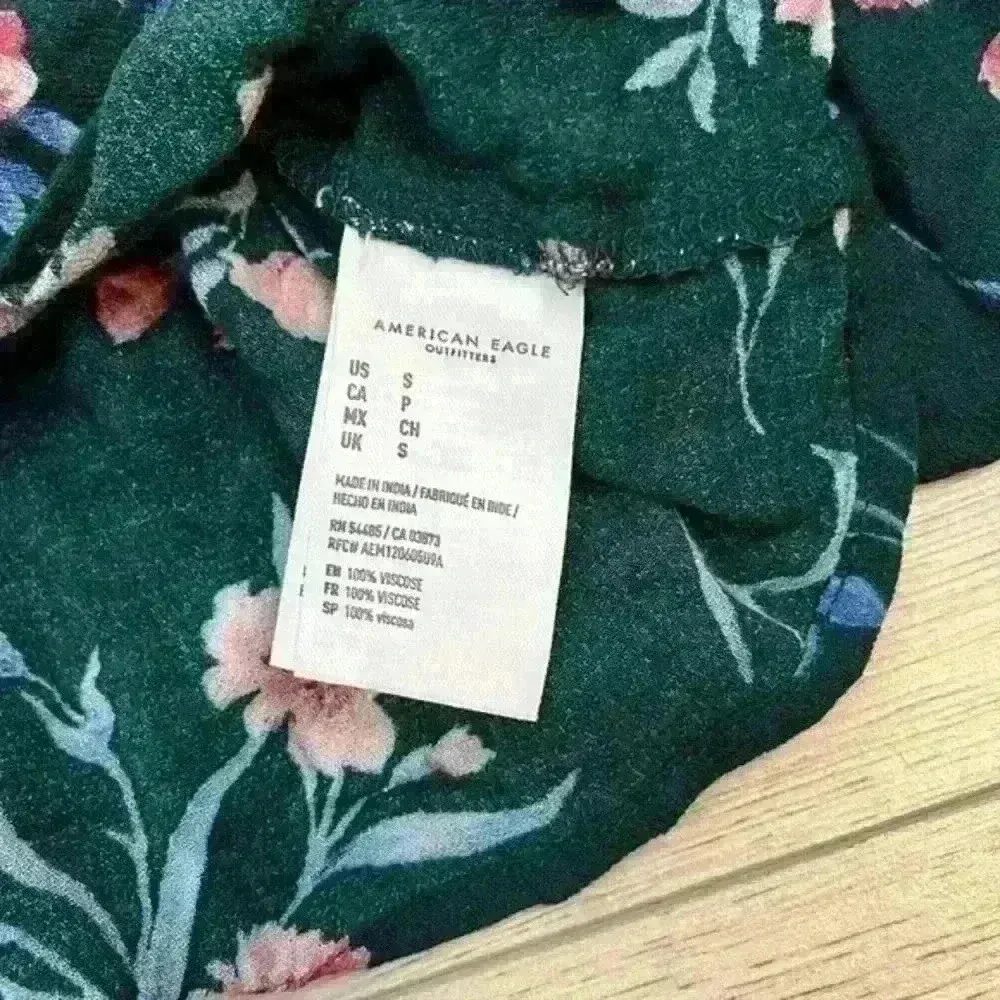 American Eagle Floral Tie Front Top Size Small - Image 6