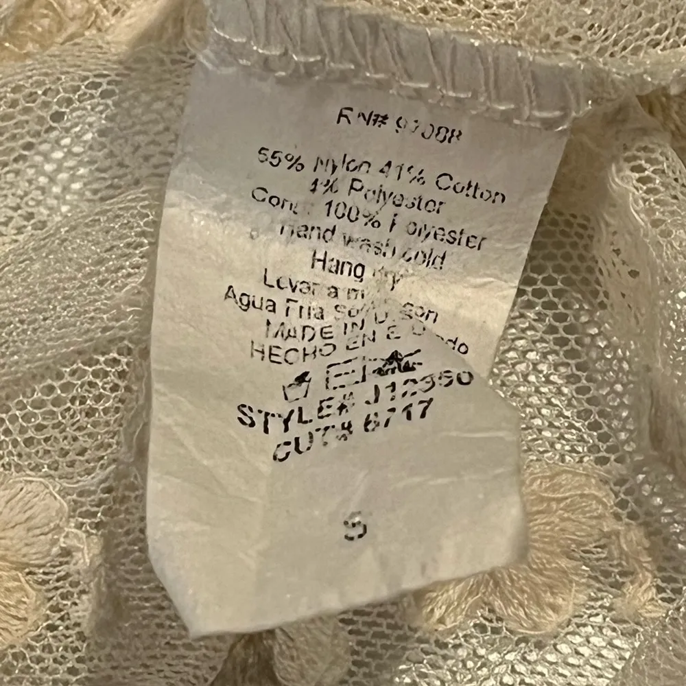 Delia’s Sheer Floral Sleeveless Button Down Shirt Cream Size Small - Image 5