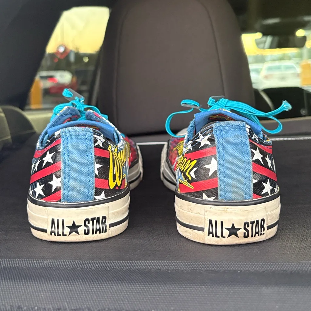 CONVERSE DC Comics Wonder Woman 131719F Low Top Sneakers EUC Wmn 8 ; Men 6 - Image 6