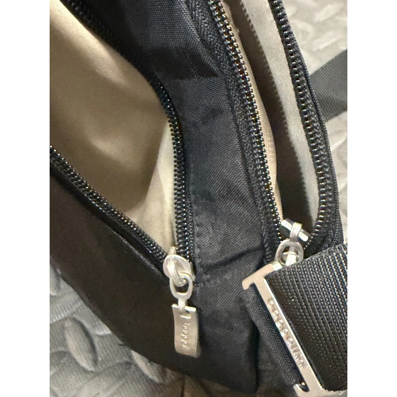 Baggallini Sling Crossbody Shoulder Travel Bag Black Nylon Purse Tote Backpack - Image 14