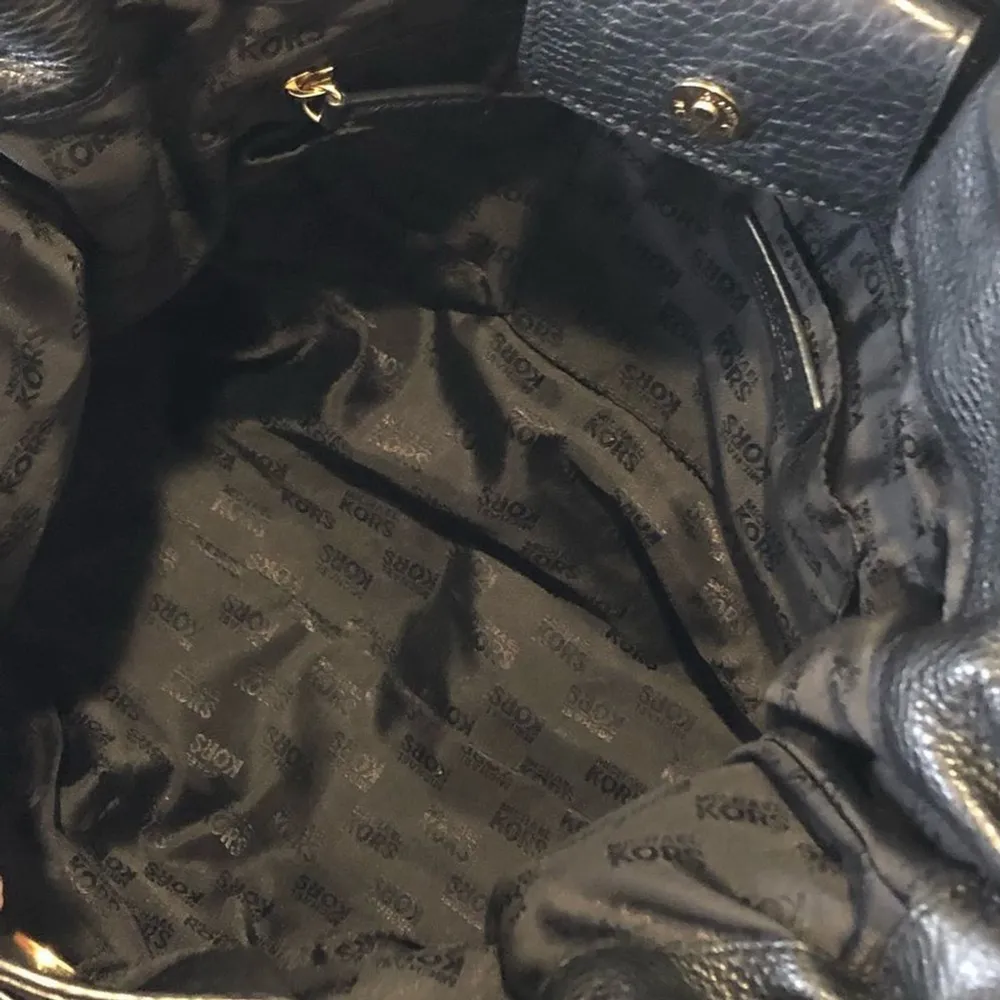 MICHAEL KORS Gansevoort Black Tumbled Leather Shoulder Bag Crossbody Totei - Image 13