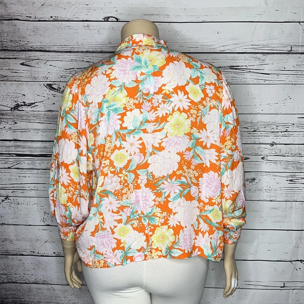 Democracy NWT Size 2X/3X Tropical Floral Print Rayon Tie Front Shrug Cardigan - Image 3