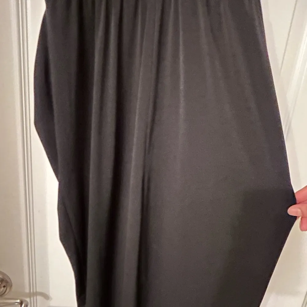 BCBGeneration Black Jumpsuit with V-Neck and Defined Waist - Image 6