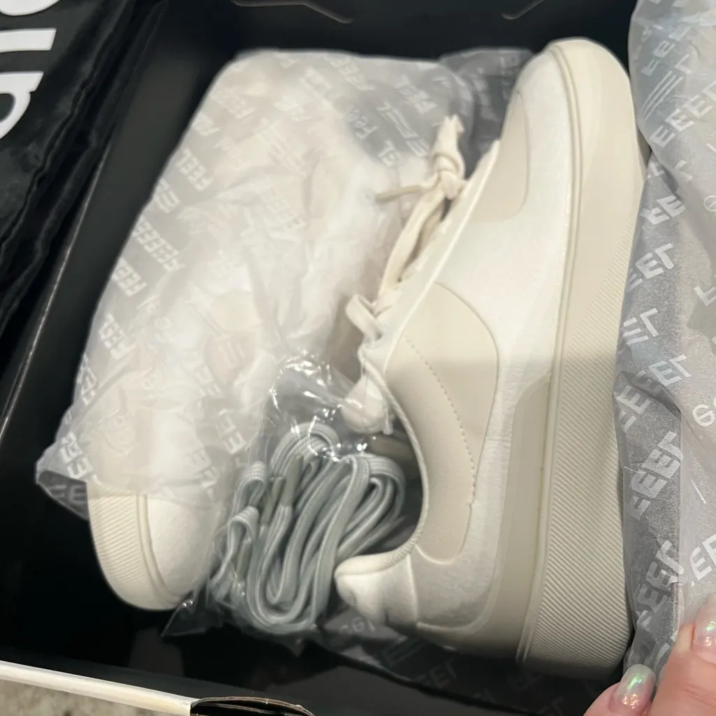 Lululemon Cityverse White Sneakers size 7 white white, NEW WITH box and dust bag - Image 7