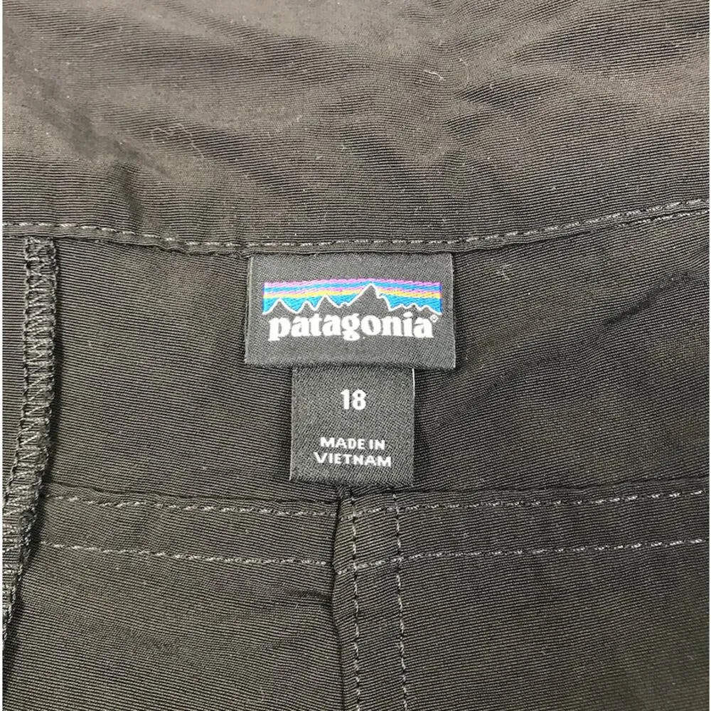 PATAGONIA Wavefarer Board Shorts 5" Nylon Sz 18 Black  SP20 Outdoor Beach NWT - Image 9