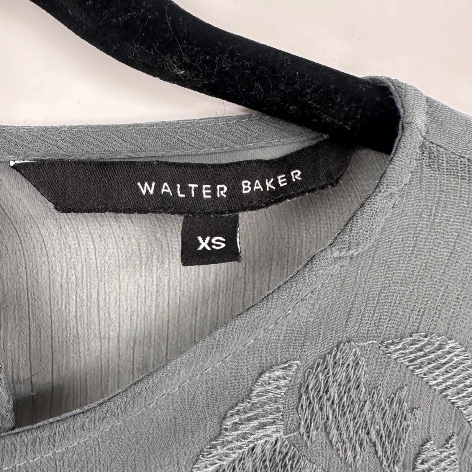 Walter Baker Grey Sheer Embroidered Ruffle Sleeve Peplum Blouse XS Beth - Image 5