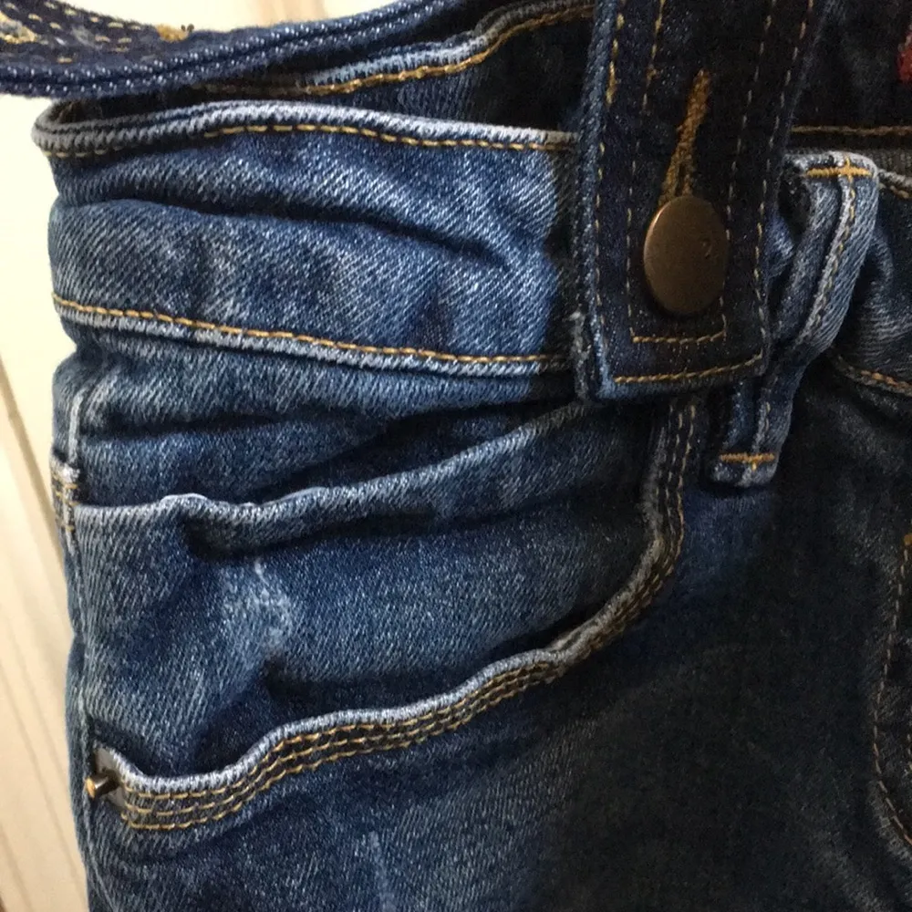 FINAL MARKDOWN LADIES’ 2.1 Denim Distressed Cuffed Shorts w/Suspenders size 26 - Image 5