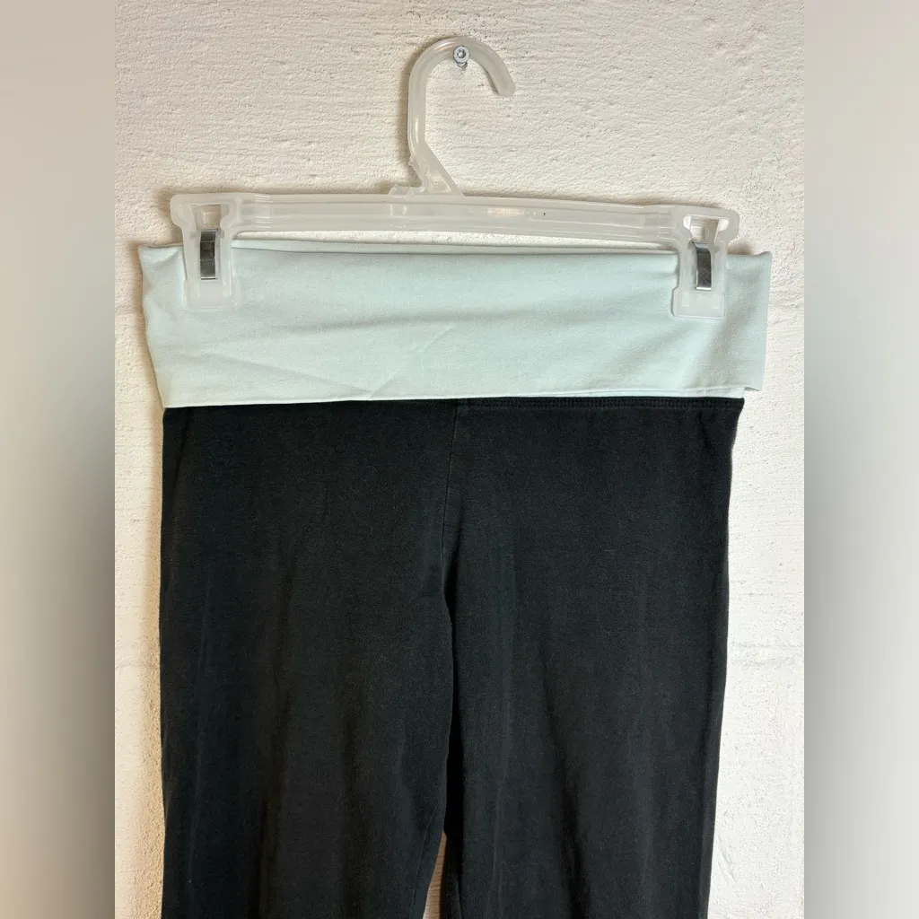 Pink Yoga Victoria’s Secret Woman’s Capri Athletic Y2K Foldover Leggings Size XS - Image 2