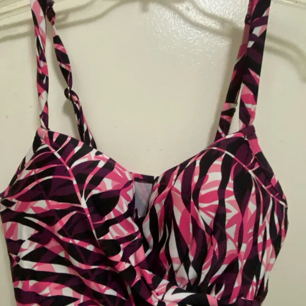 St John’s Bay Womens One Piece Swimsuit Size 12 Pink Purple Palm Floral Bust 36” - Image 2