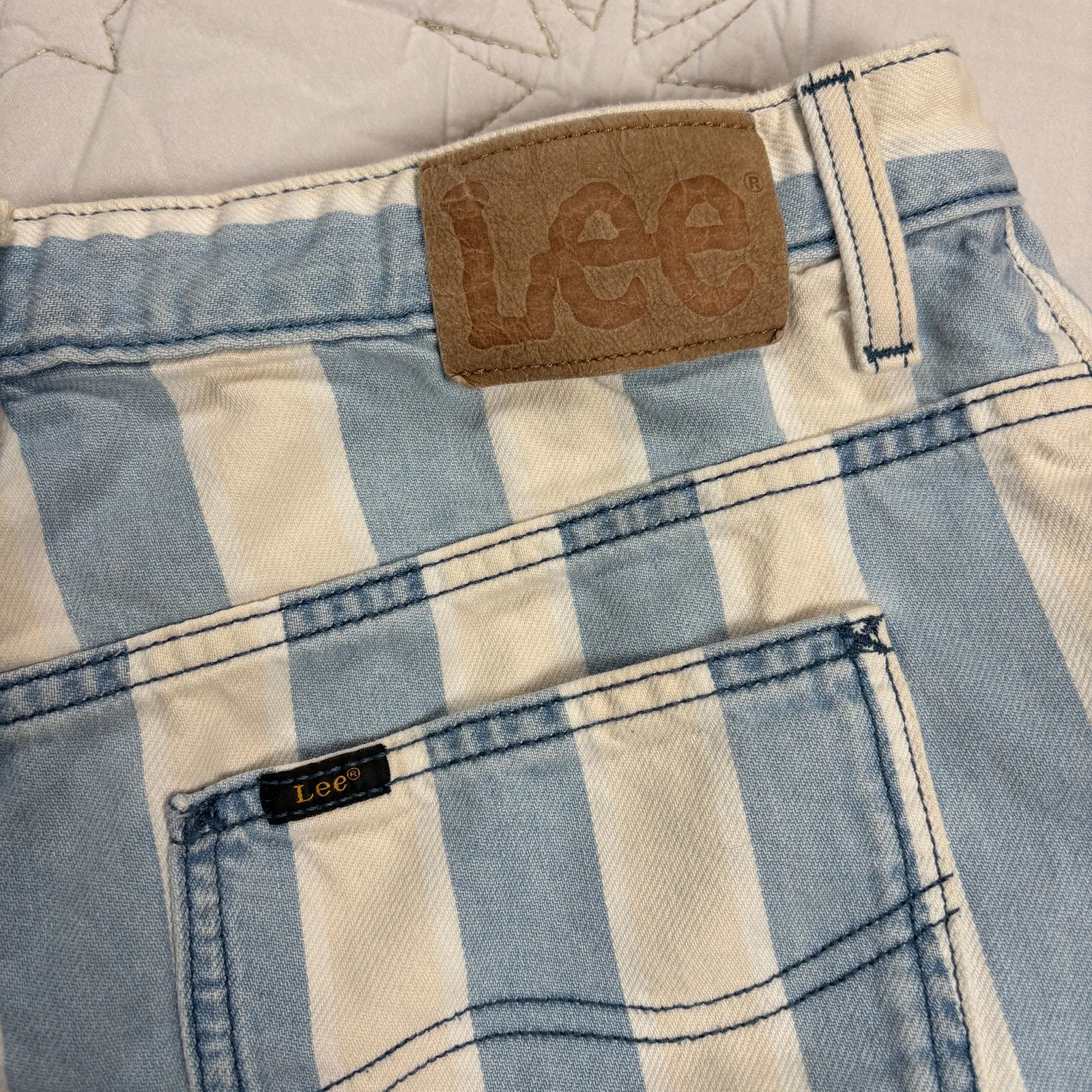 Lee Vintage Retro Pleated Striped Blue White Denim Shorts Size W31 - Image 5