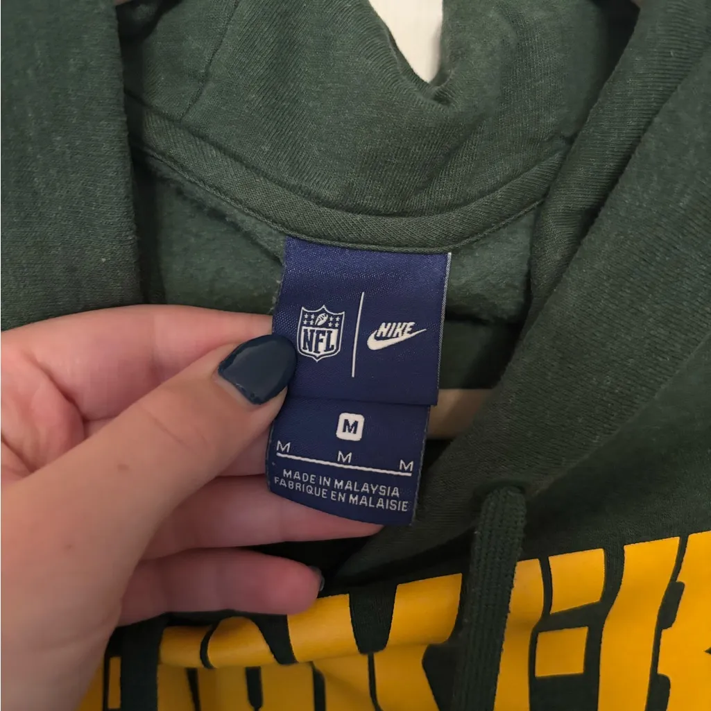Green Bay Packers Nike Pullover Hoodie size medium - Image 2