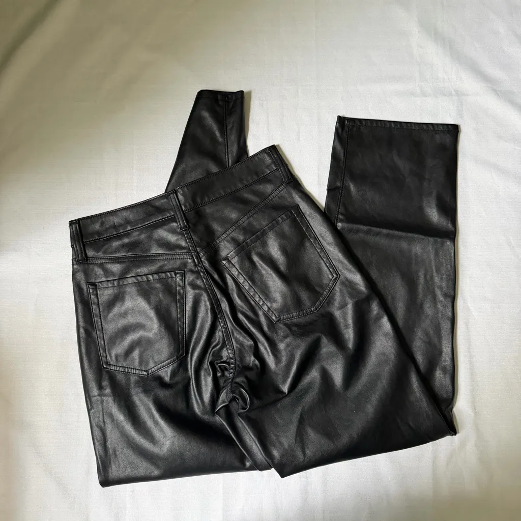 Old navy faux leather OG Loose pant size 4 - Image 4