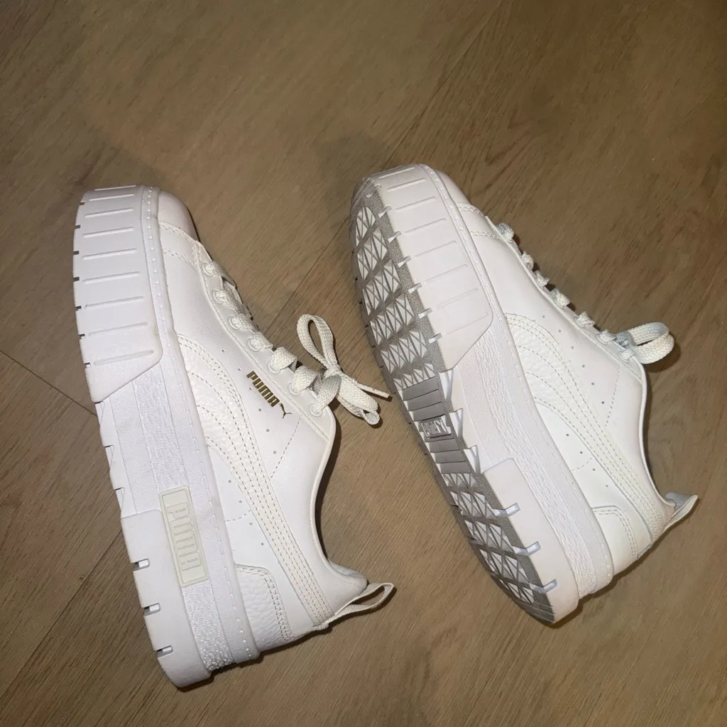 PUMA Women's White and Gold Mayze Sneakers - Image 5