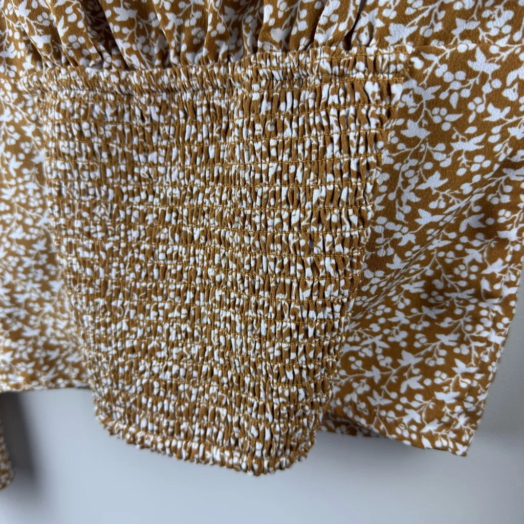 Abercrombie and Fitch Long Sleeve Twist Front Blouse in Light‎ Brown Size Small - Image 6