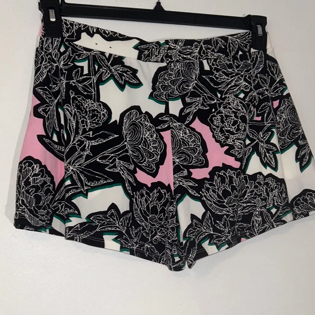 Express‎ High Waist Floral Shorts - Black, Pink, and White Flowy M - Image 3
