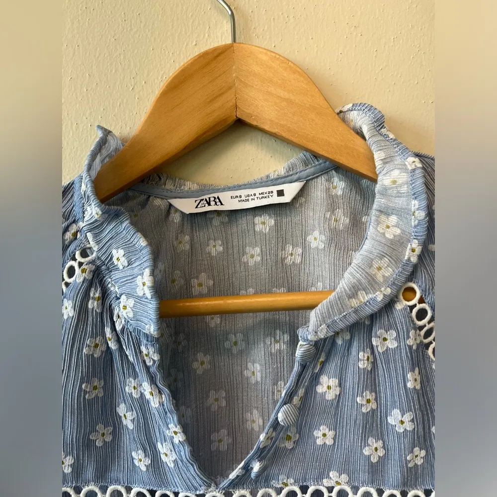 Zara Long Sleeve Ruffle Cuff Neck Embroidered Boho Peasant Daisy Print top - Image 2