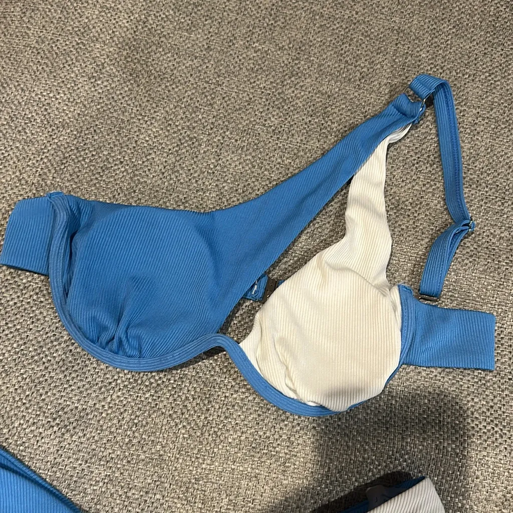 MOVING SALE Blue and White Underwire One Shoulder Bikini Set - Image 5