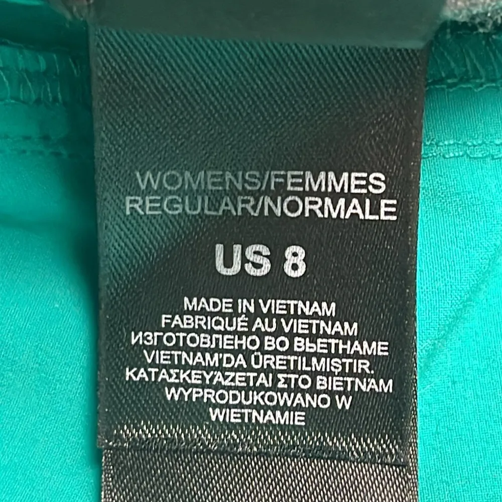 The North Face Nylon Bermuda Shorts Size 8 - Image 10