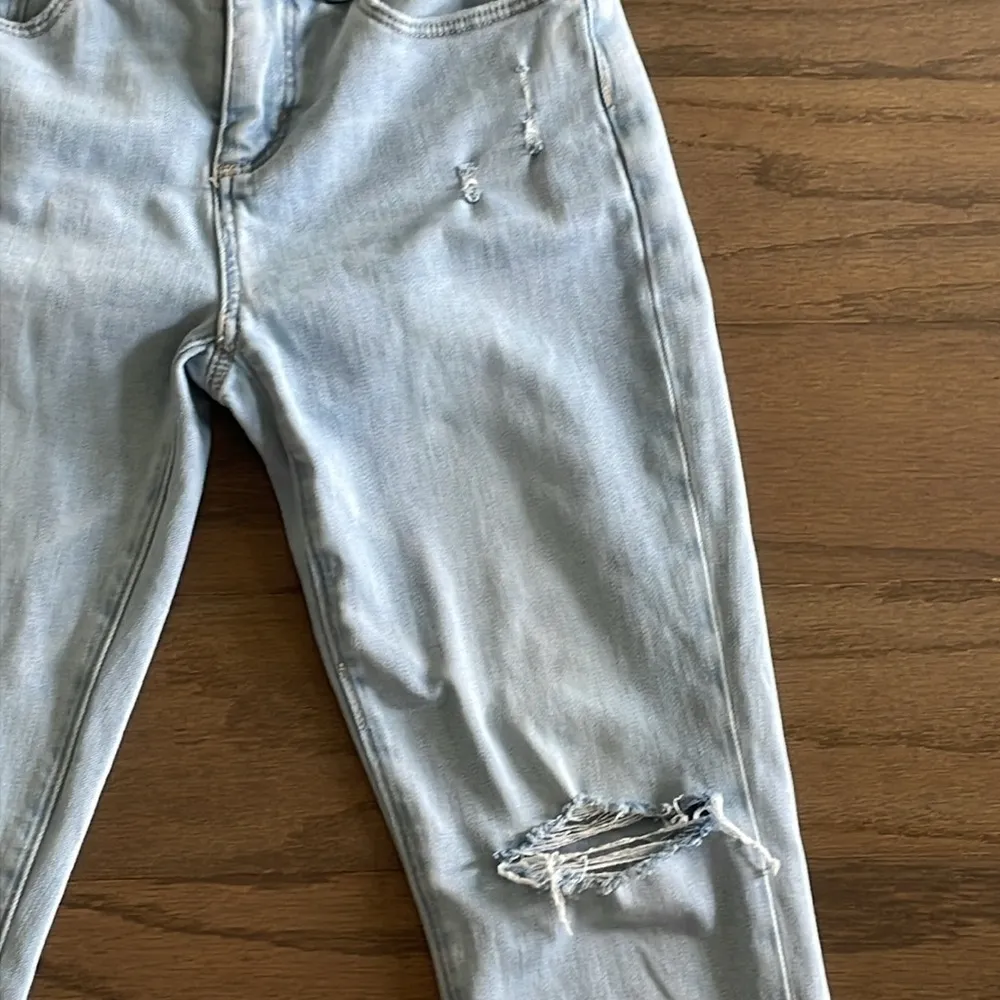 LOFT Petite Light Wash Girlfriend Distressed Denim - Size 0P - Image 6