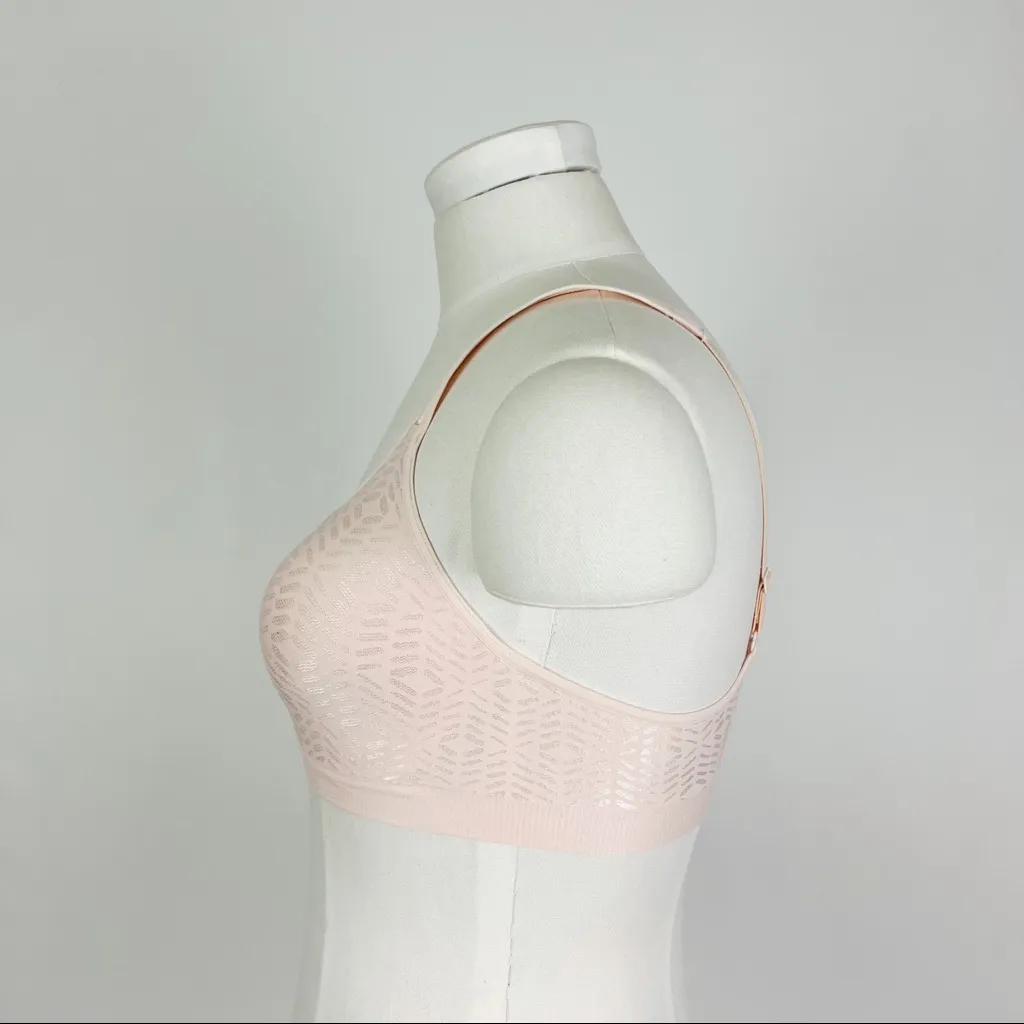 Hanes Lightly Lined Wireless Bra in Light Pink | Size M - Image 2