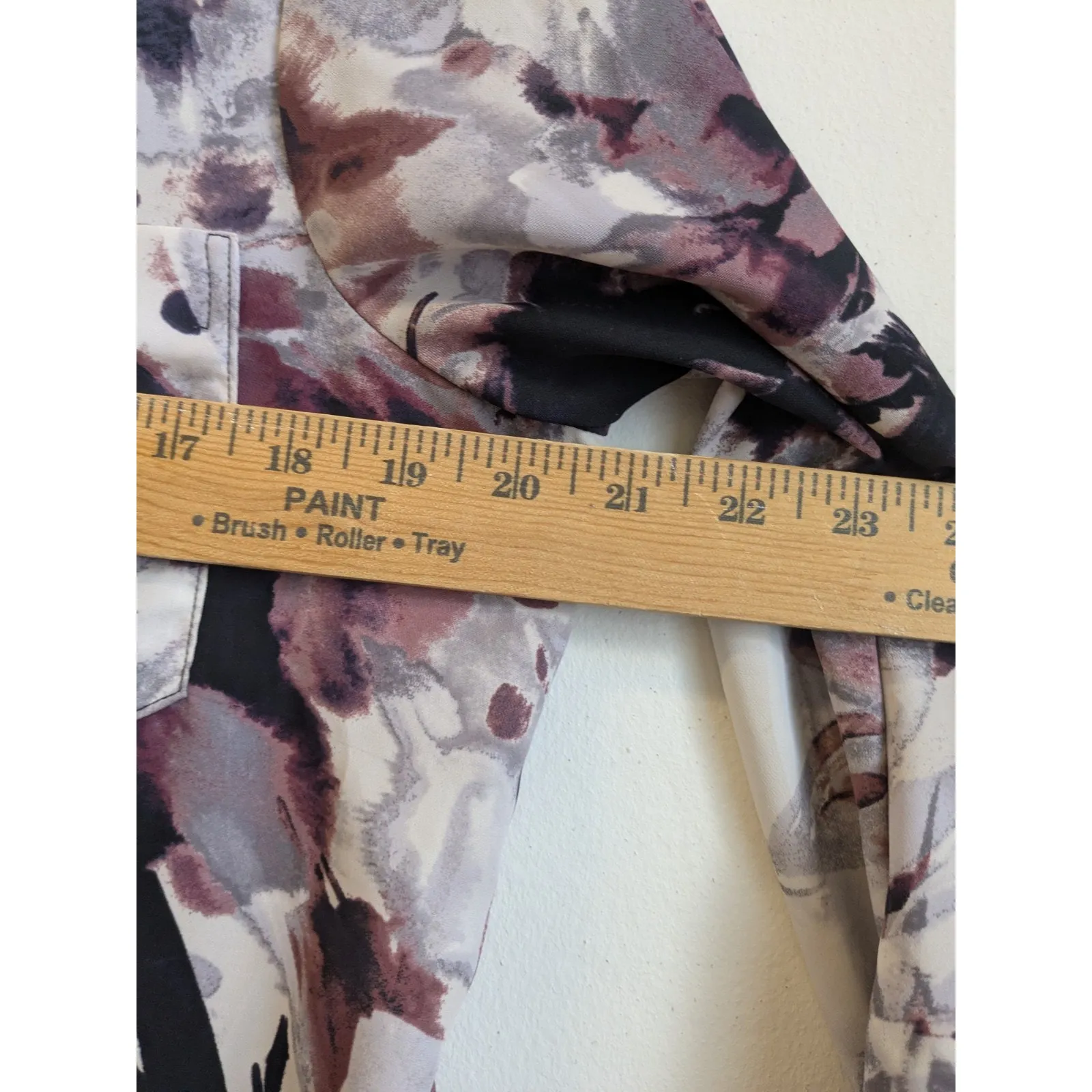 SIMPLY VERA WANG Women's Blouse Top Purple Abstract Roll Tab Sleeve Button Sz L Black Size L - Image 5