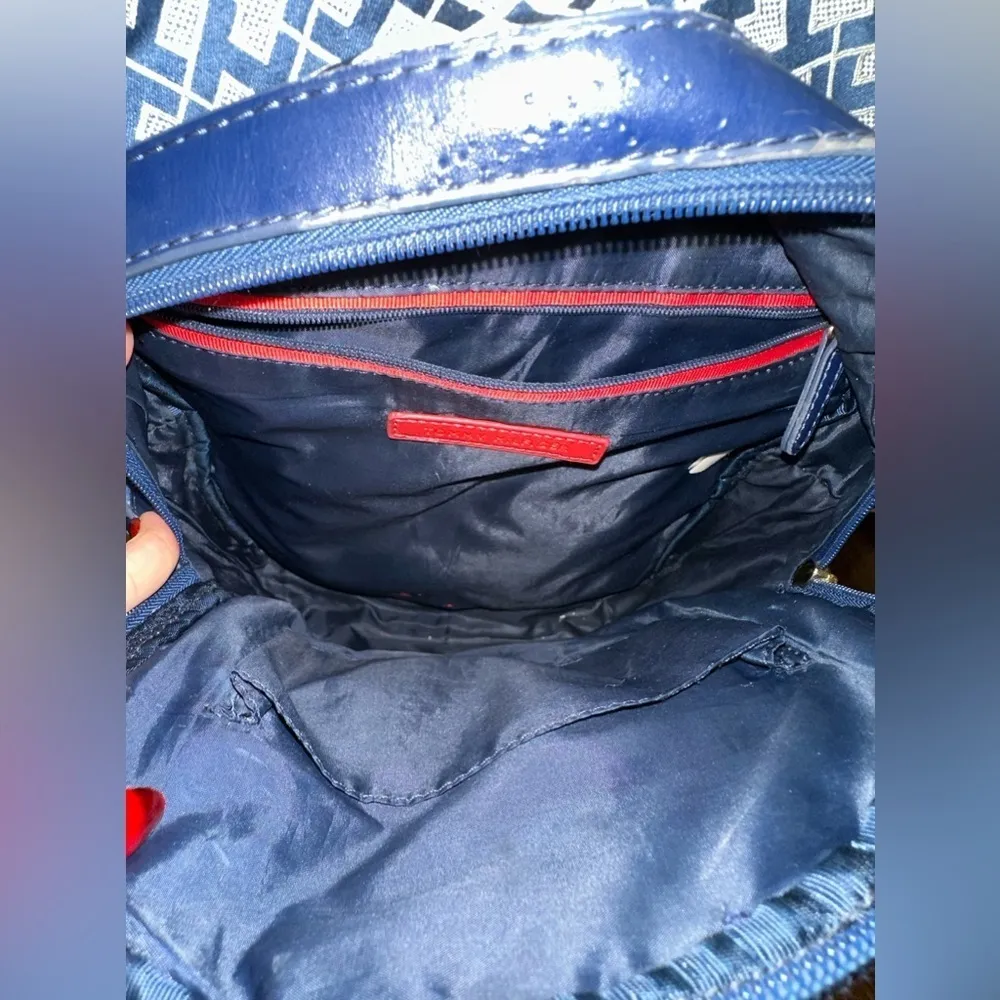 GUC TOMMY  HILFIGER  mini BACK PACK 9x11 - Image 3