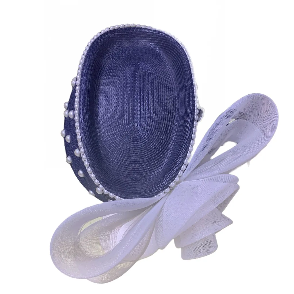 VINTAGE 1980'S GWENN PENNINGTON BLUE RATTAN W/WHITE TULLE & FAUX PEARLS HAT - Image 3