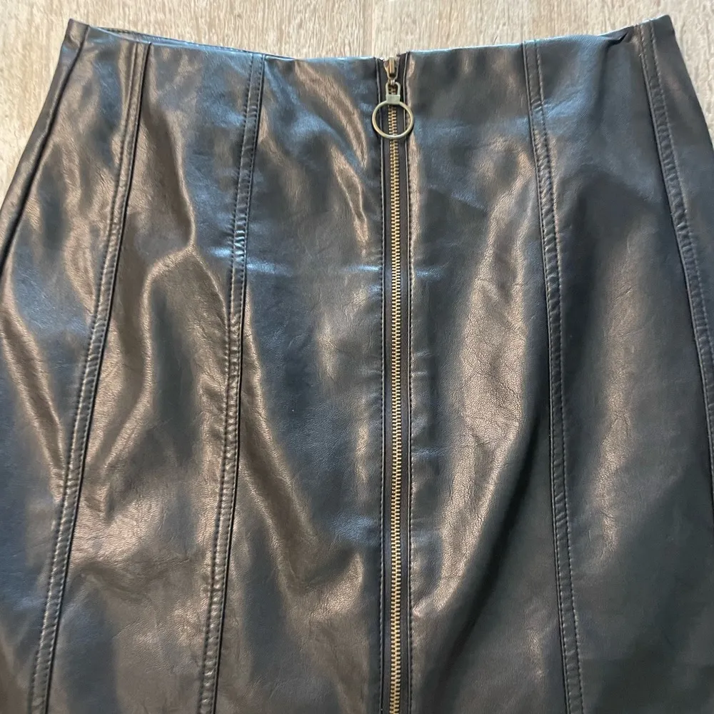 Zip Up Leather Skirt - Image 2