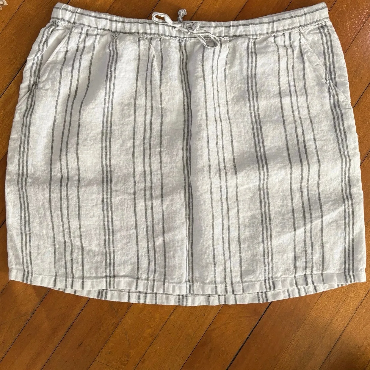 Garnet Hill Size M Essential Linen Pull On Skirt Striped White Grey Pockets - Image 2