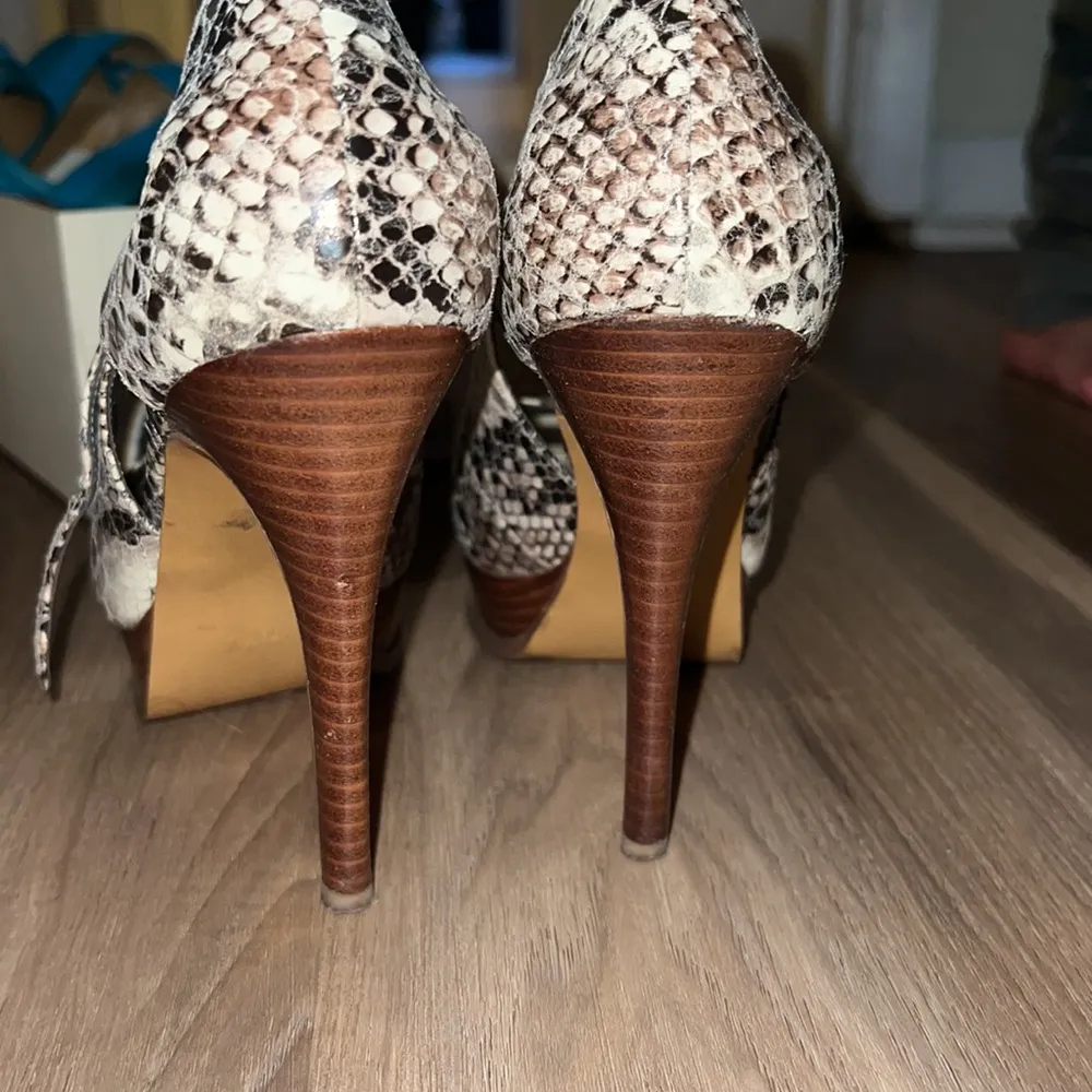 Guess peep toe heels - Image 2