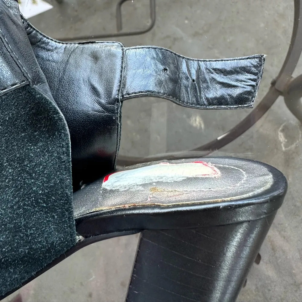 Tahari Margaret Suede Peep Toe Chunky Heel Buckle Strap Sandal in Black Size 6.5 - Image 6