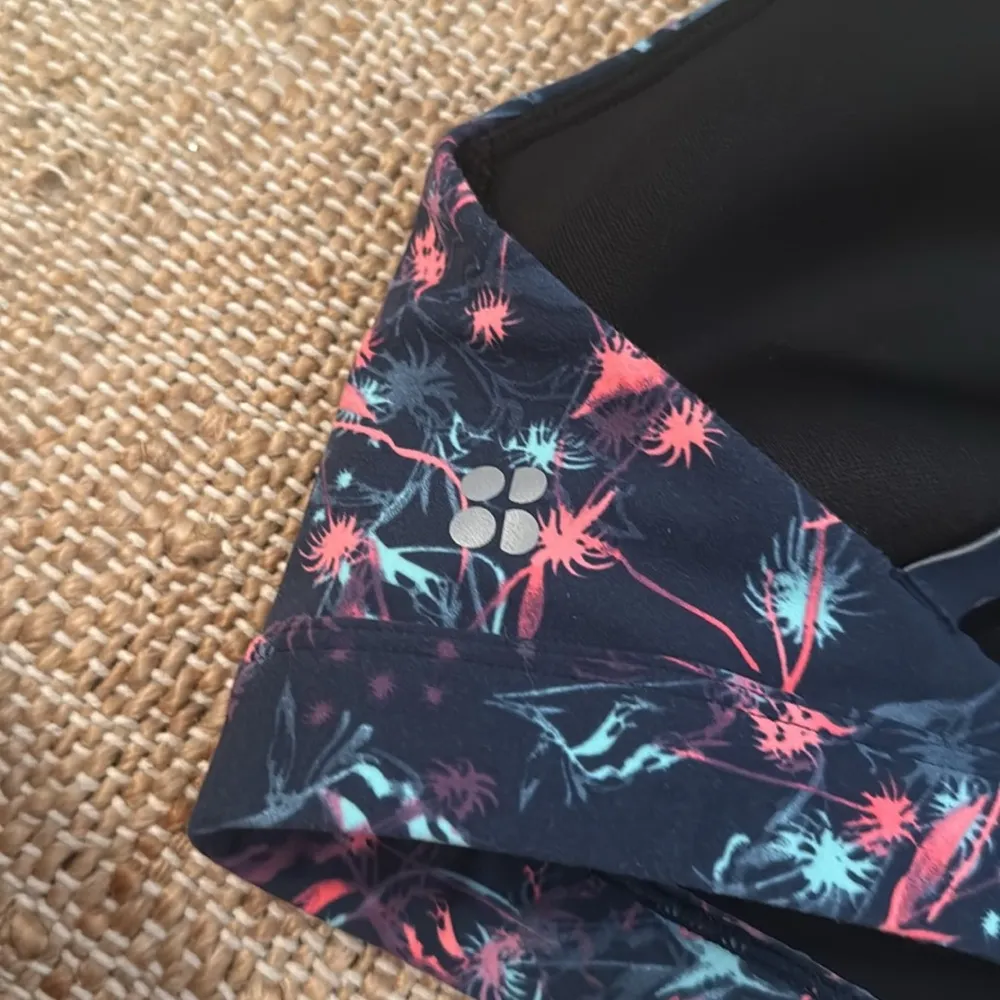 Sweaty Betty Women's Blue Mystical Floral Circuit Zip Up Sports Bra Size Small - Image 4