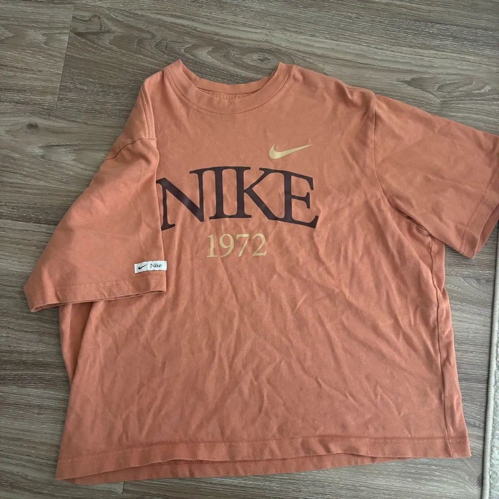 Nike  Rust Graphic Tee - Image 2
